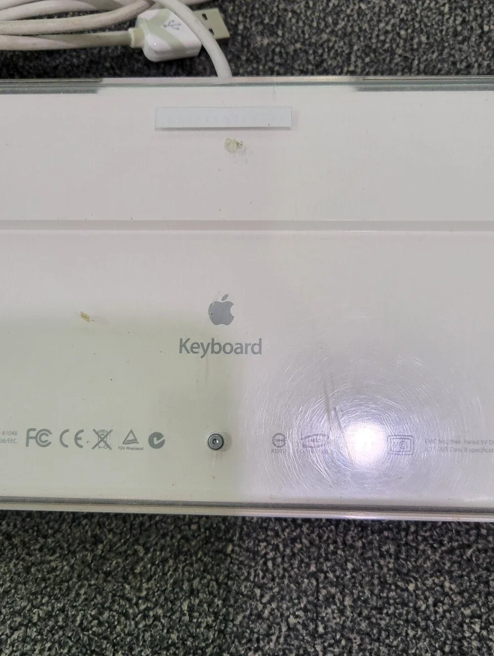 Apple A1048 Wired USB Keyboard Full Size White Clear EMC 1944